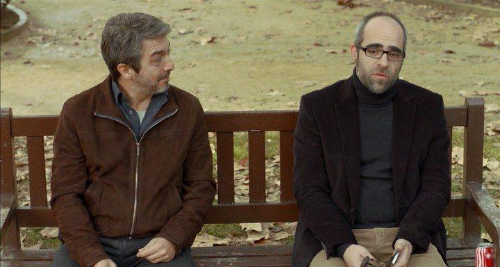 Кадр из фильма Мужчины на грани / Una pistola en cada mano (2012)