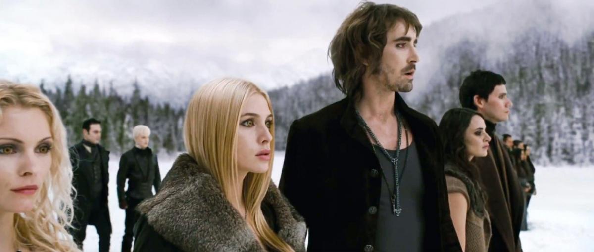 Кадр из фильма Сумерки. Сага. Рассвет: Часть 2 / The Twilight Saga: Breaking Dawn - Part 2 (2012)