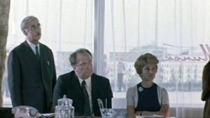 Кадры из фильма Возле этих окон... (1974)