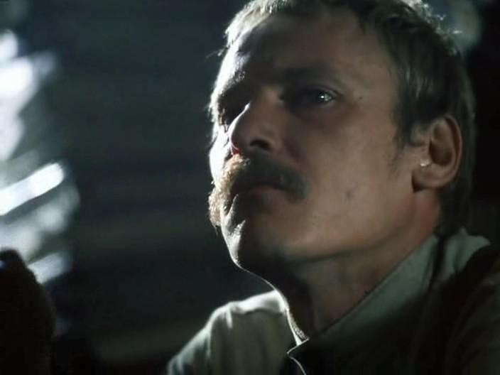 Кадр из фильма Свой среди чужих, чужой среди своих (1974)