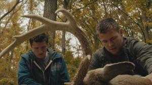 Кадры из фильма Неуловимые / Red Dawn (2012)