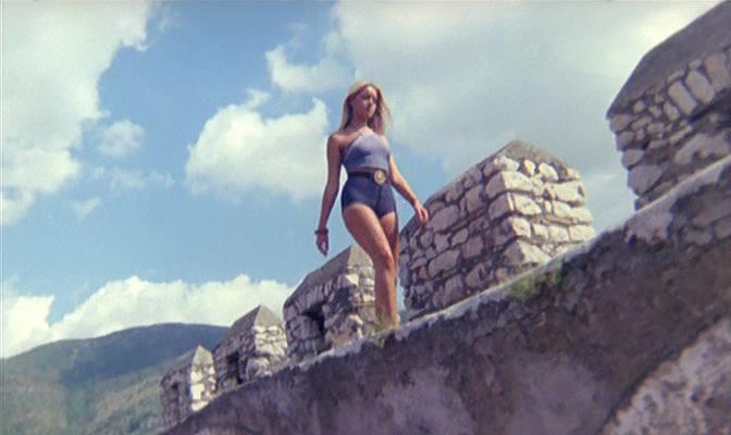 Кадр из фильма Голубые джинсы / Blue Jeans (1975)