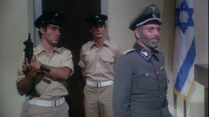 Кадры из фильма Человек в стеклянной будке / The Man in the Glass Booth (1975)