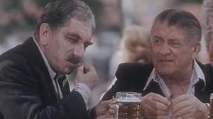 Кадры из фильма Когда наступает сентябрь (1975)