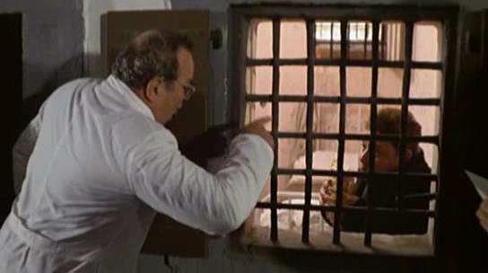Кадр из фильма Фантоцци / Fantozzi (1975)