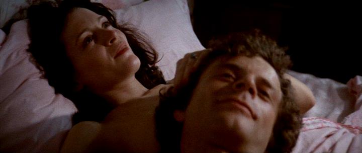 Кадр из фильма Бутон розы / Rosebud (1975)
