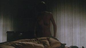 Кадры из фильма Мертвый сезон / Out of Season (1975)