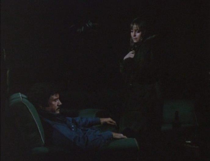 Кадр из фильма Мертвый сезон / Out of Season (1975)
