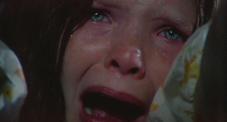 Кадр из фильма Ночное дитя / Il medaglione insanguinato (1975)