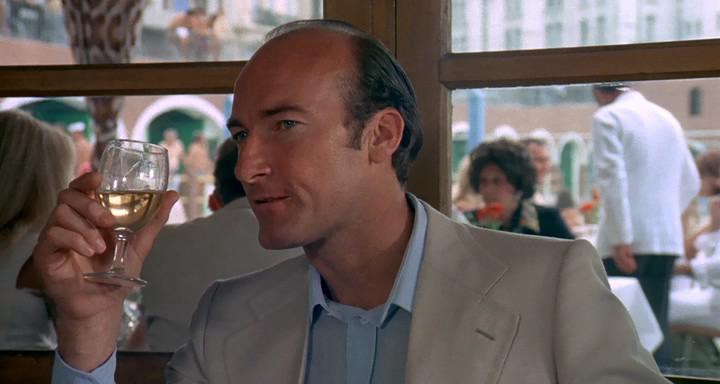 Кадр из фильма Французский связной 2 / French Connection II (1975)