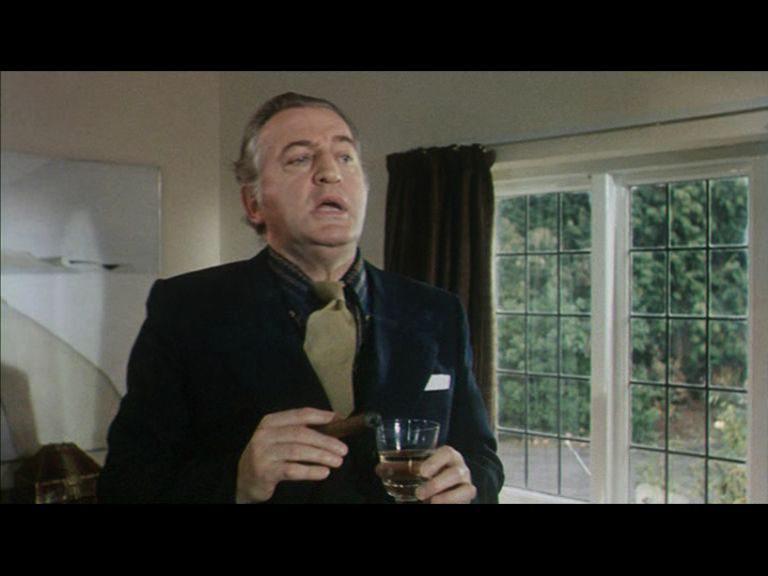 Кадр из фильма Романтичная англичанка / The Romantic Englishwoman (1975)