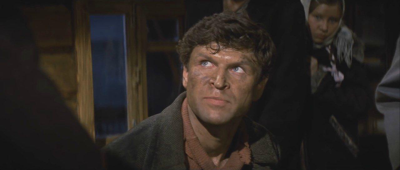 Кадр из фильма Любовь земная (1975)