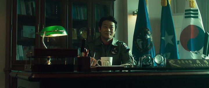 Кадр из фильма Взвейся в небо / Al-too-bi: Riteon too beiseu (2012)