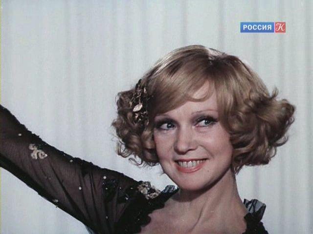 Кадр из фильма Небесные ласточки (1976)