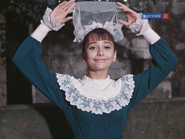 Кадр из фильма Небесные ласточки (1976)