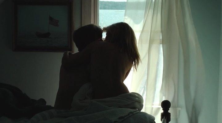 Кадр из фильма Где-то там / Somewhere Slow (2013)