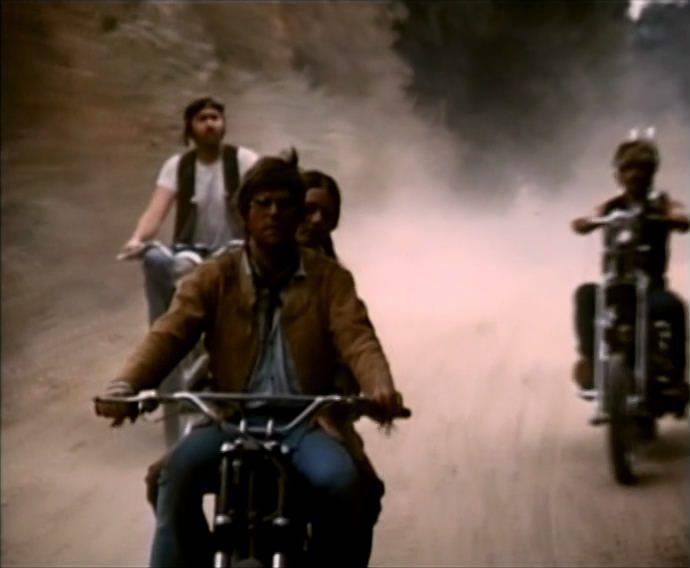 Кадр из фильма Ангельские личики / Angels' Wild Women (1972)