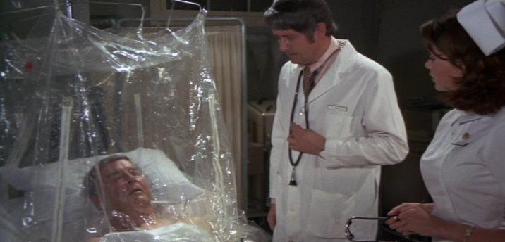 Кадр из фильма Нечто с двумя головами / The Thing with Two Heads (1972)