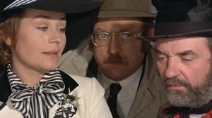 Кадры из фильма Она не только болтает, она всех мочит / Elle cause plus, elle flingue (1972)