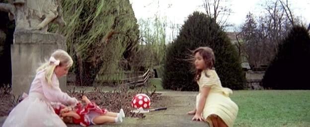 Кадр из фильма Красная Королева убивает семь раз / La dama rossa uccide sette volte (1972)