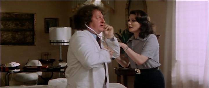 Кадр из фильма Докторша из военного госпиталя / La dottoressa del distretto militare (1976)