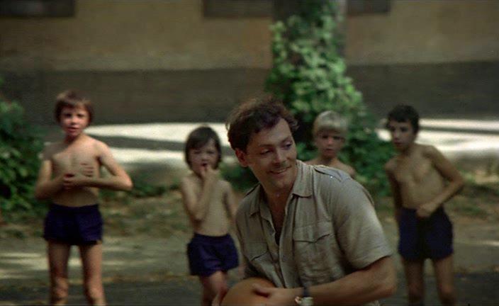 Кадр из фильма Лучший способ маршировки / La meilleure façon de marcher (1976)