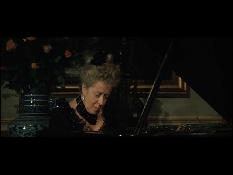 Кадр из фильма Невинный / L'innocente (1976)