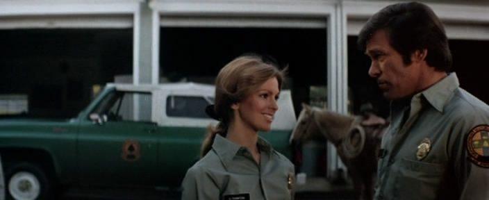 Кадр из фильма Гризли / Grizzly (1976)