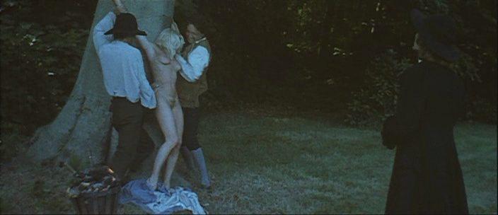 Кадр из фильма Раб сатаны / Satan's Slave (1976)