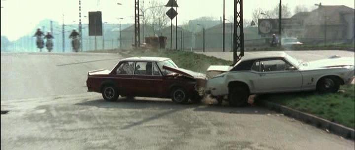 Кадр из фильма Оружие 38 калибра / Quelli della calibro 38 (1976)