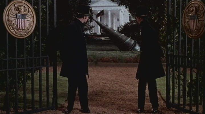Кадр из фильма Путешествие к центру Земли / At the Earth's Core (1976)