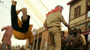 Кадры из фильма Габбар Сингх / Gabbar Singh (2012)