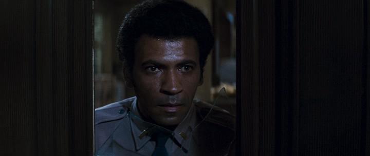 Кадр из фильма Нападение на 13-й участок / Assault on Precinct 13 (1976)