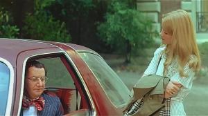 Кадры из фильма Крылышко или ножка / L'aile ou la cuisse (1976)