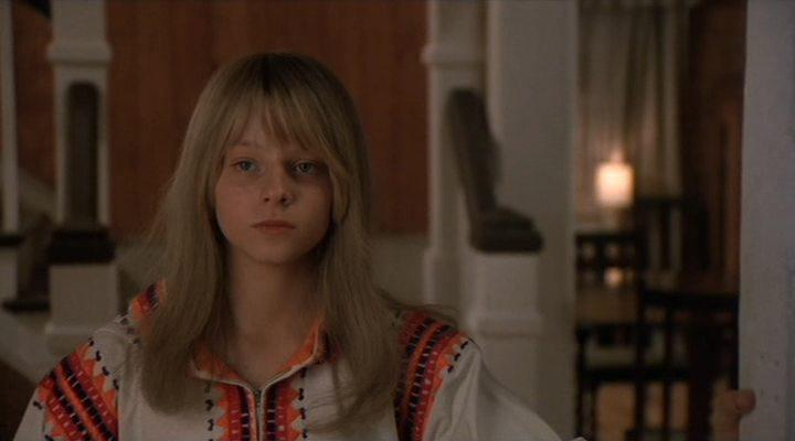 Кадр из фильма Девочка из переулка / The Little Girl Who Lives Down the Lane (1976)