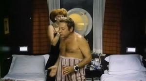 Кадры из фильма Синьор Робинзон / Il signor Robinson, mostruosa storia d'amore e d'avventure (1976)