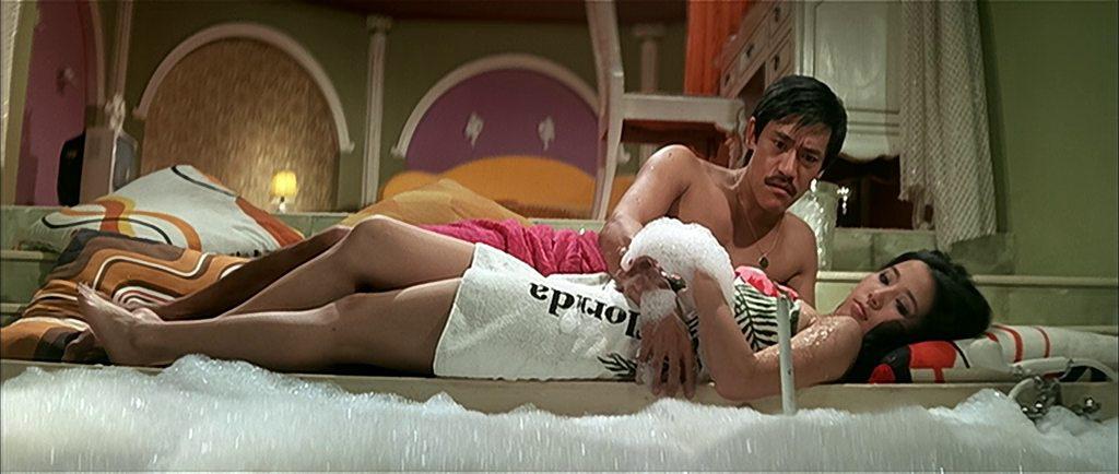 Кадр из фильма Частные детективы / Ban jin ba liang (1976)