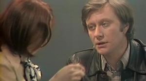 Кадры из фильма Между небом и землёй (1977)