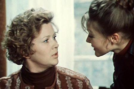 Кадр из фильма По семейным обстоятельствам (1977)