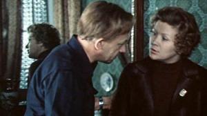 Кадры из фильма По семейным обстоятельствам (1977)