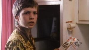 Кадры из фильма Блестящий шар / The Glitterball (1977)