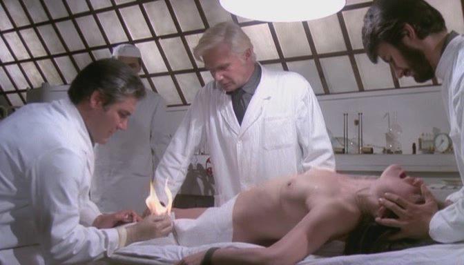 Кадр из фильма Лагерь СС №5: Женский ад / SS Lager 5: L'inferno delle donne (1977)