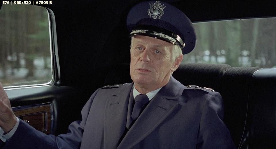 Кадр из фильма Последний отблеск сумерек / Twilight's Last Gleaming (1977)
