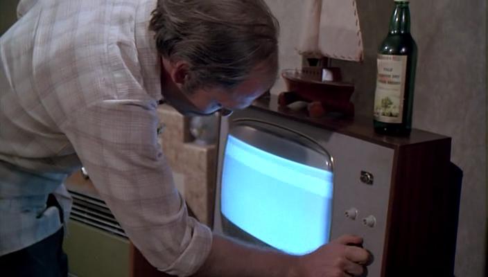 Кадр из фильма Вымогательство / The Squeeze (1977)