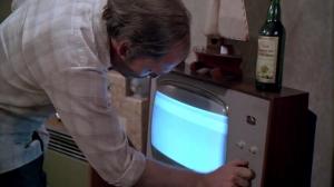 Кадры из фильма Вымогательство / The Squeeze (1977)