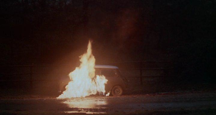Кадр из фильма Глаза за стеной / L'occhio dietro la parete (1977)