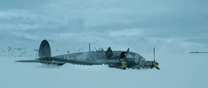 Кадр из фильма Снежная тюрьма / Into the White (2012)