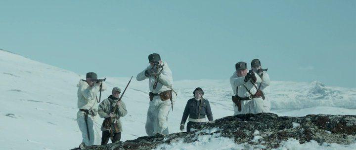 Кадр из фильма Снежная тюрьма / Into the White (2012)