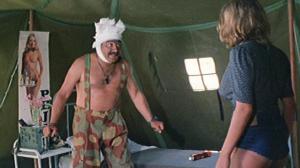 Кадры из фильма Медсестра на военном обходе / La soldatessa alla visita militare (1977)