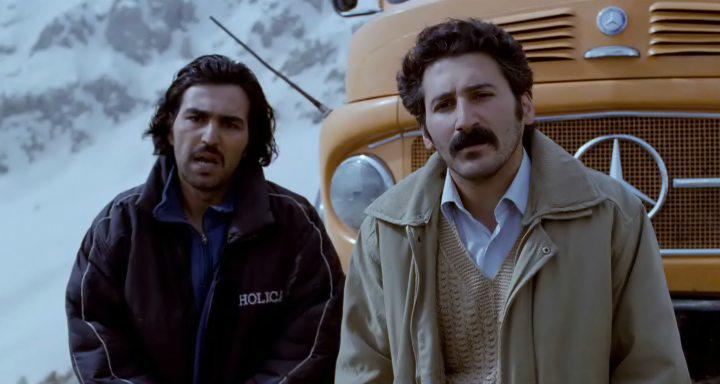 Кадр из фильма Простой прием / Paziraie sadeh (2012)